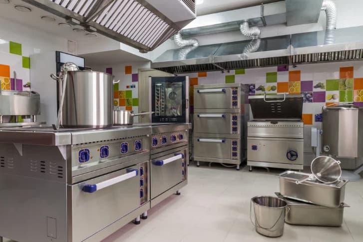 شراء معدات مطاعم مستعملة